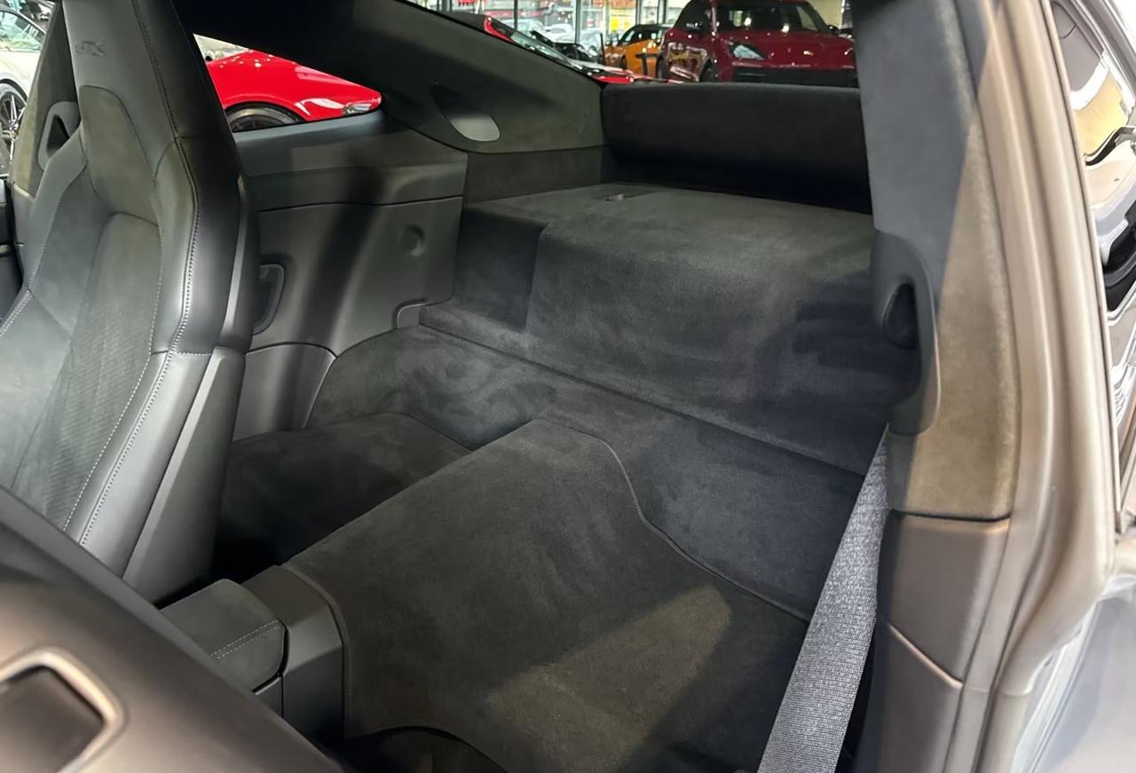 Porsche 911 Coupe 3.6 Carrera GTS auto