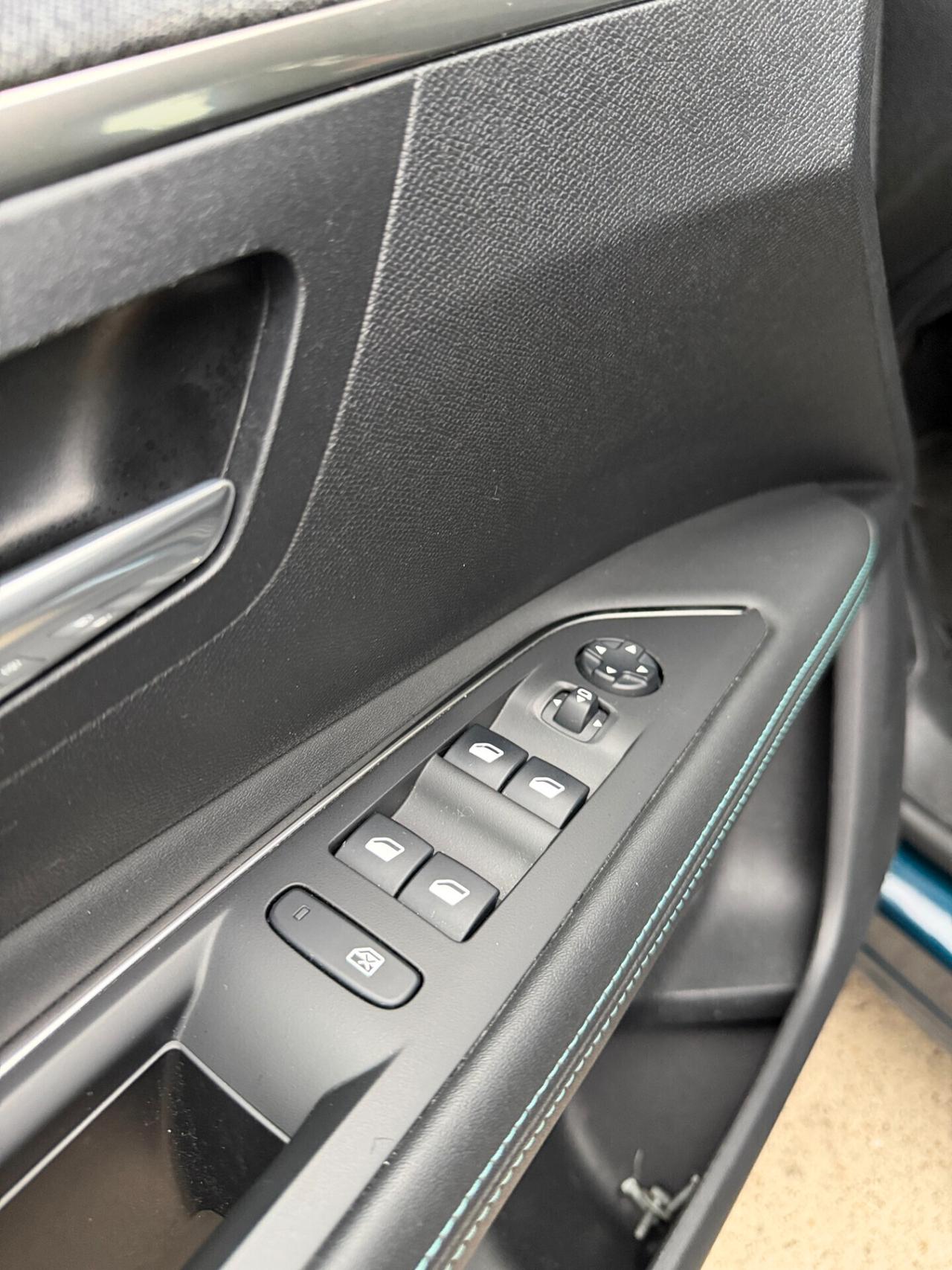 Peugeot 3008 Hybrid 225 e-EAT8 Allure Pack