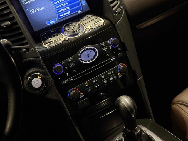 INFINITI QX70 3.0 diesel V6 AT S Premium