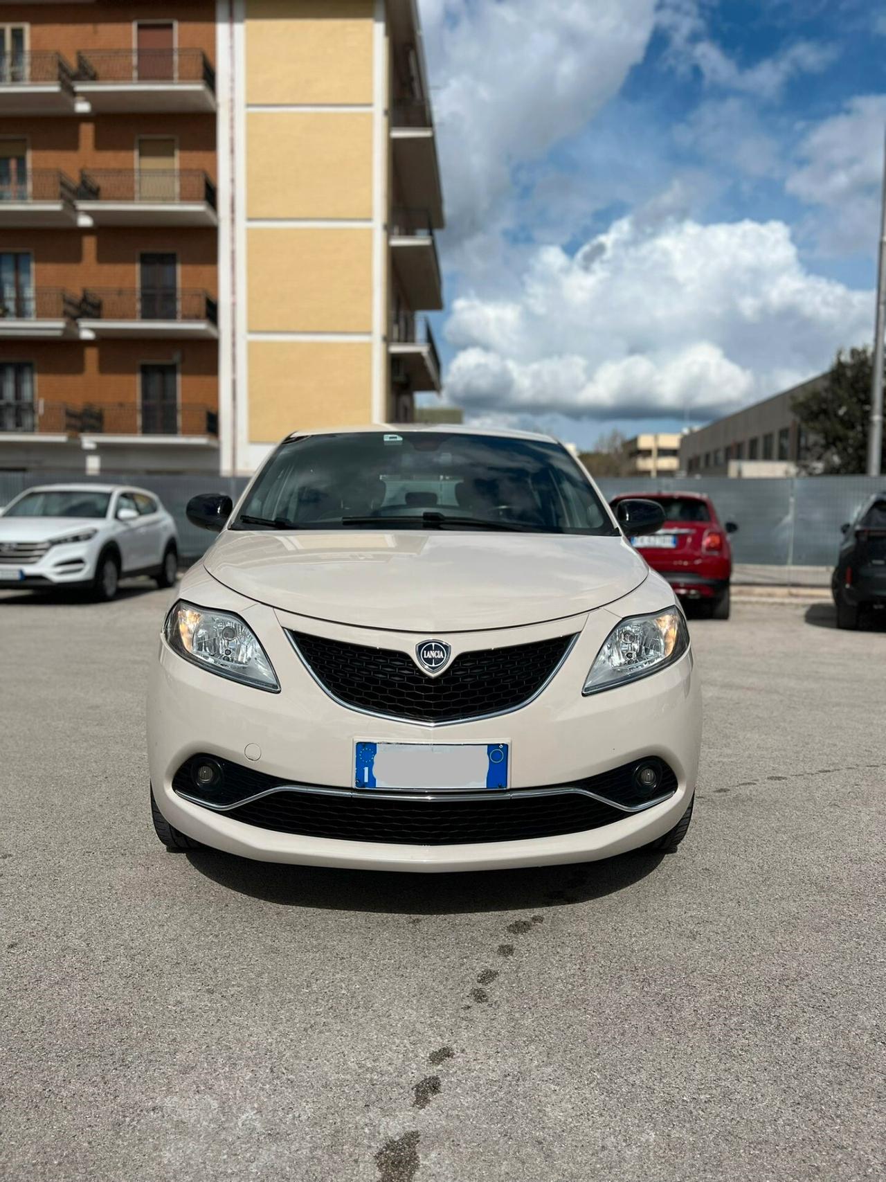 Lancia Ypsilon 1.2 69 CV 5 porte Gold