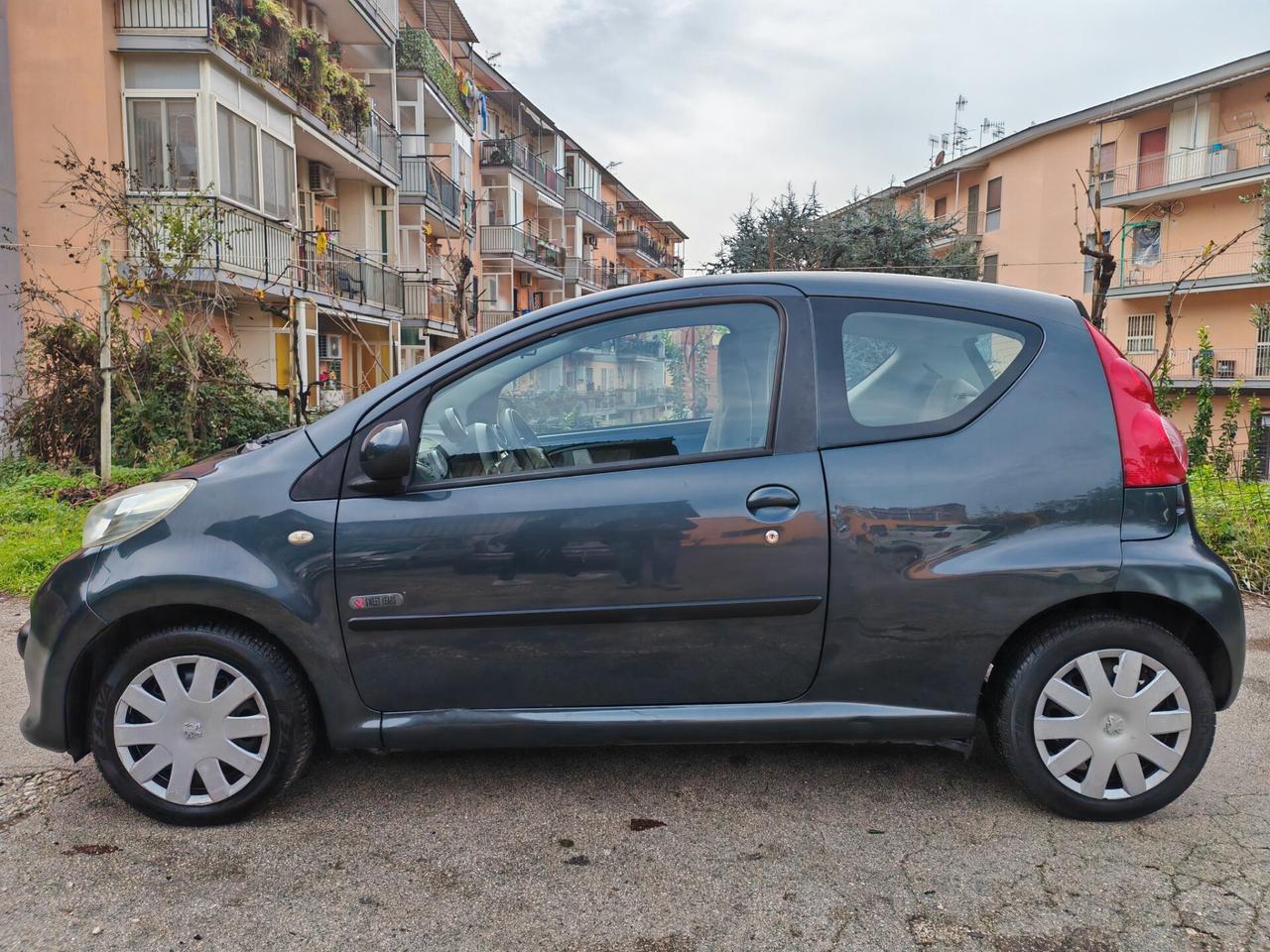 Peugeot 107 AUTOMATICA SWEET YEARS