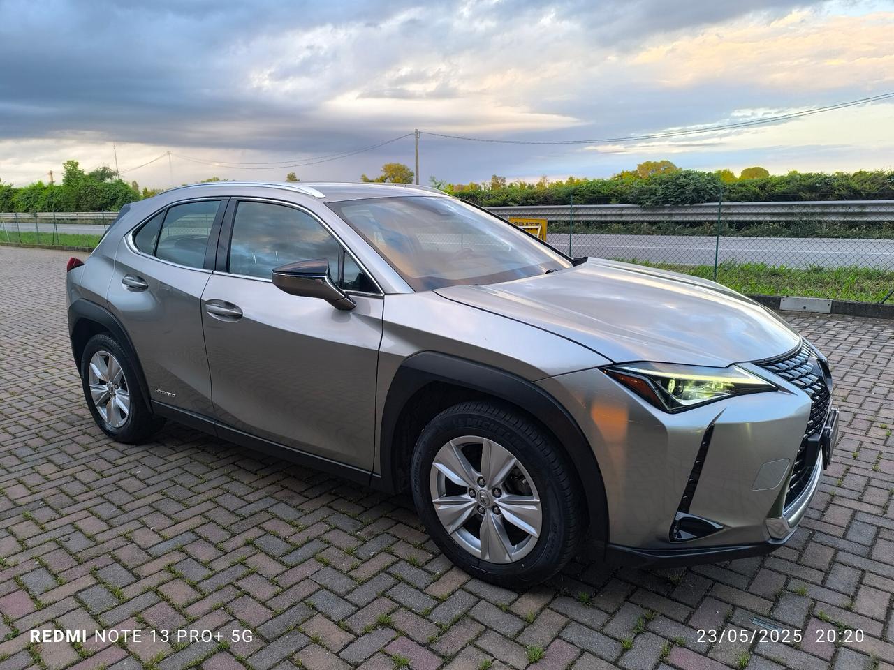 Lexus UX Hybrid Business Full Optional