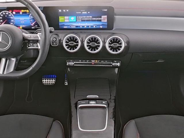 MERCEDES-BENZ CLA 200 Automatic Shooting Brake AMG Line Advanced Plus