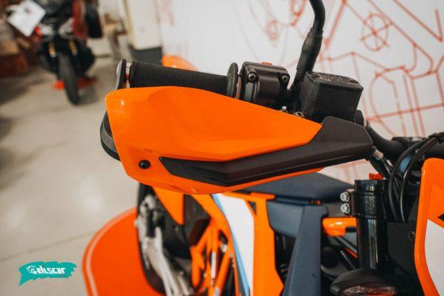 KTM 690 SMC KTM 690 SMC R