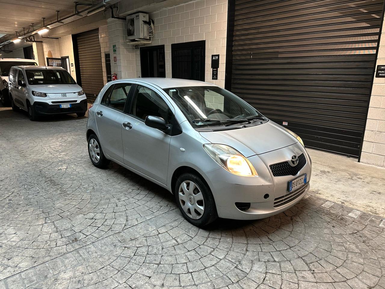 Toyota Yaris 1.0 5 porte