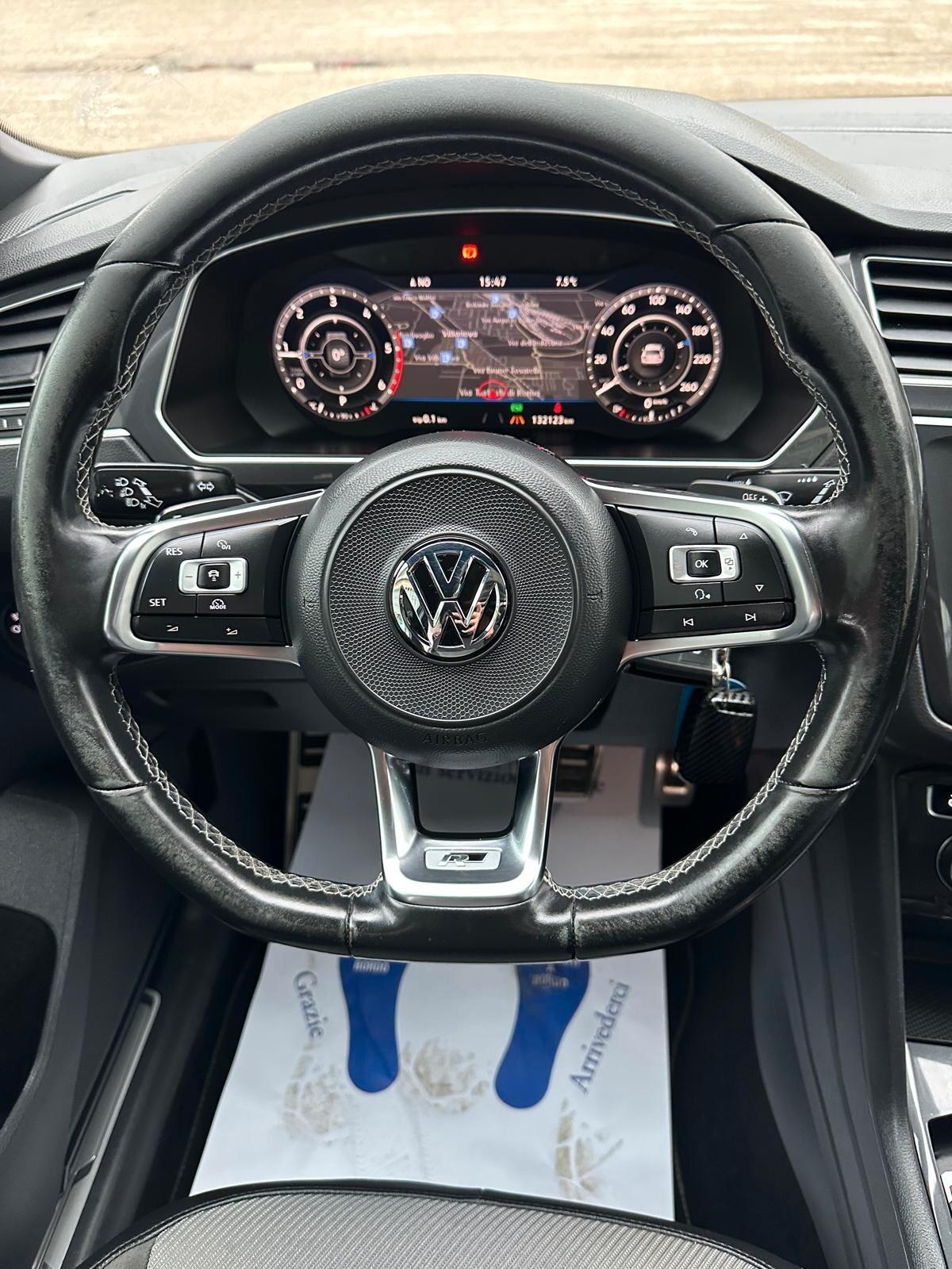 Volkswagen Tiguan 2.0 TDI SCR DSG 4MOTION R-LINE PACK TETTO PANORAMICO ED APRIBILE