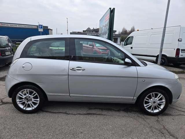 Lancia Ypsilon 1.2 Versus