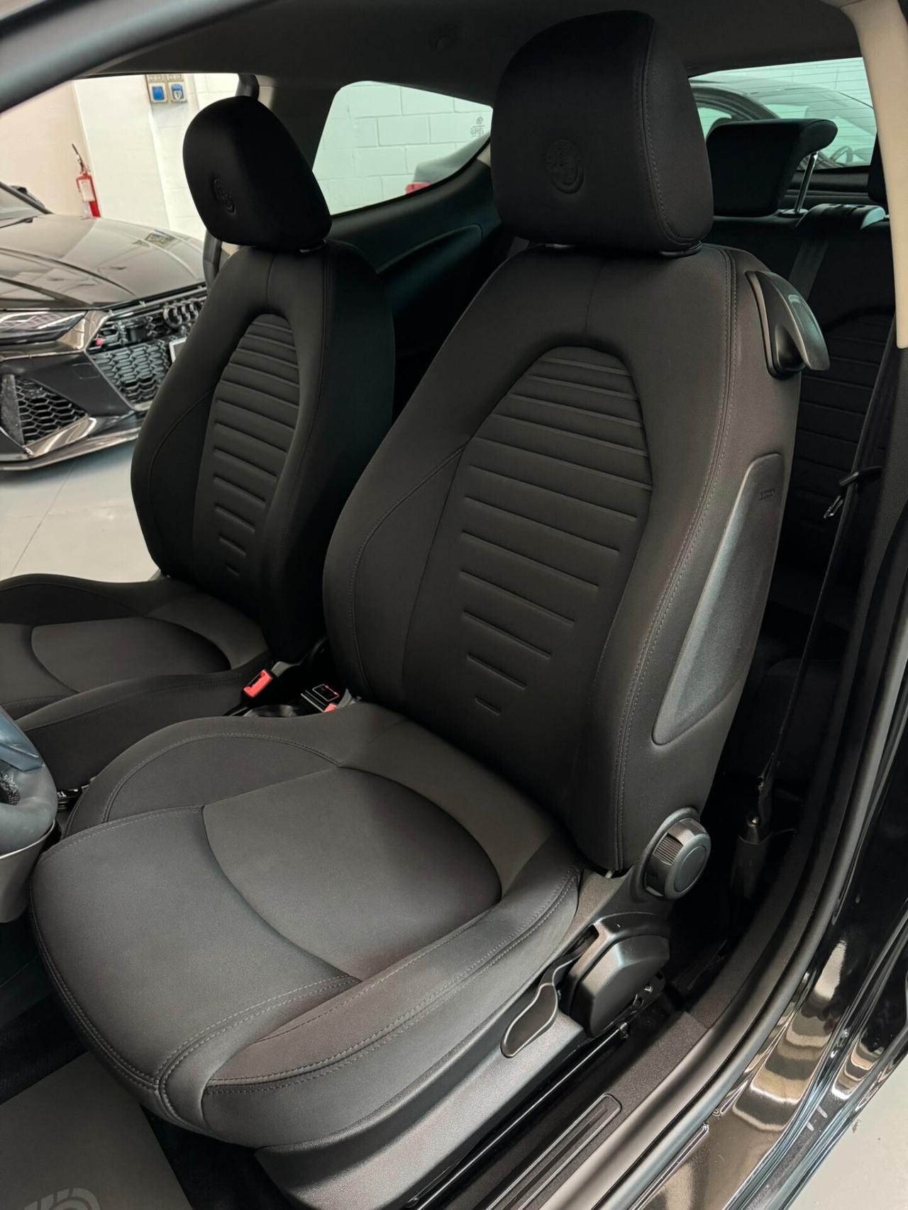 Alfa Romeo MiTo 1.4cc 78cv Sensori di parcheggio Bluetooth OK Neopatentati