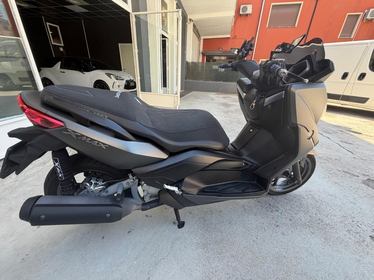 Yamaha X-Max 250