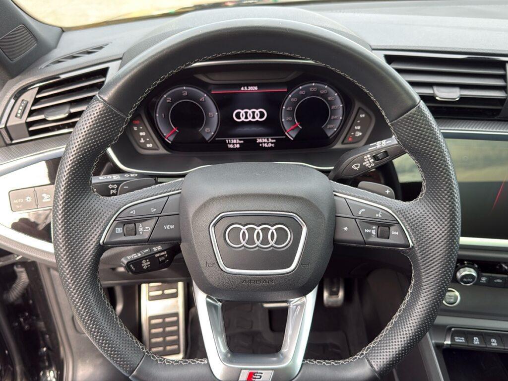 Audi Q3 40 2.0 TDI Identity Black quattro S tronic