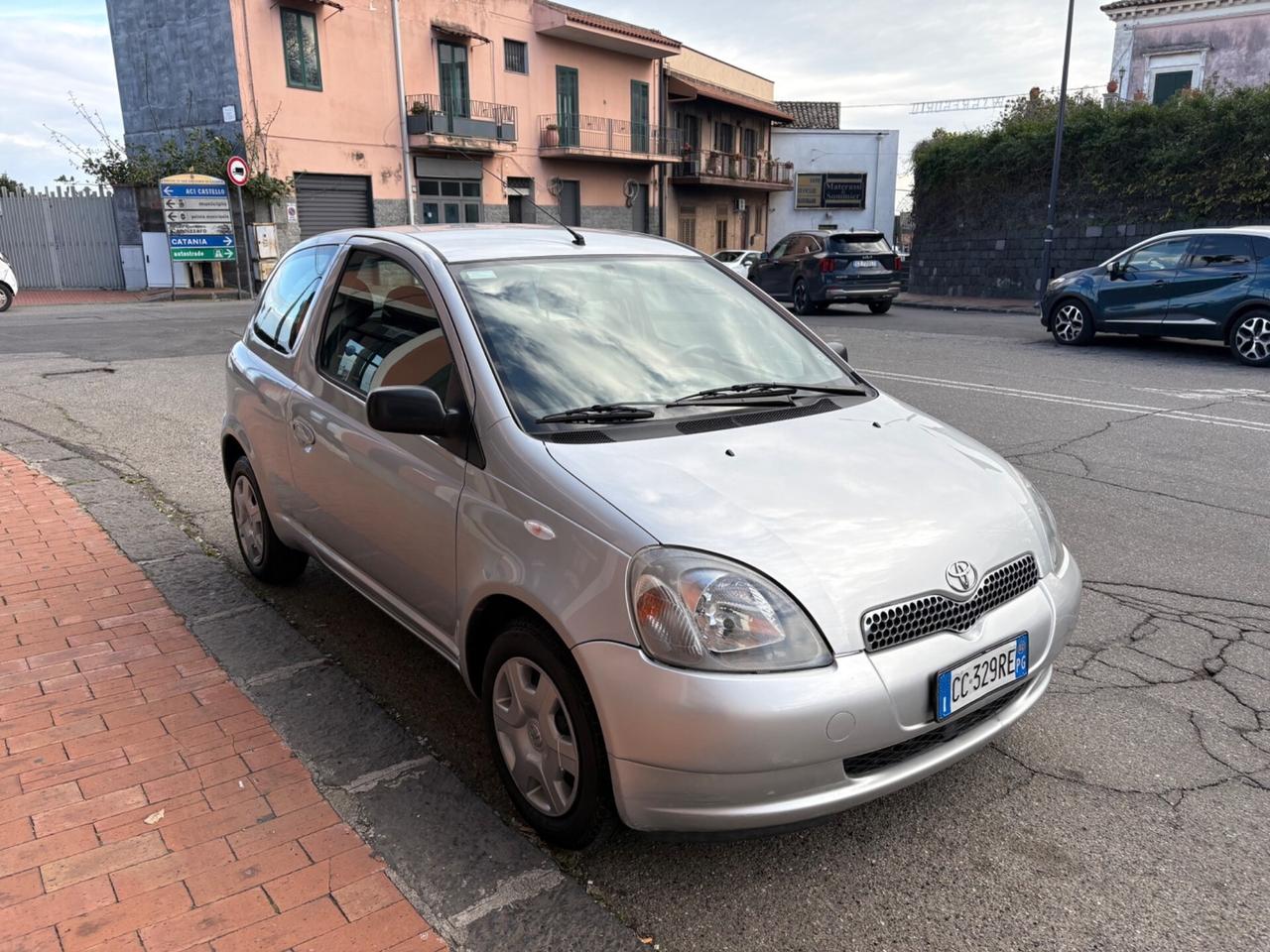 Toyota Yaris 1.0i 16V cat 3 porte
