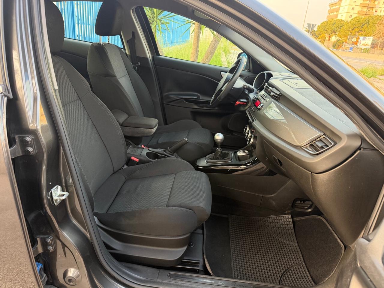 Alfa Romeo Giulietta 1.6 JTDm-2 105 CV 2012