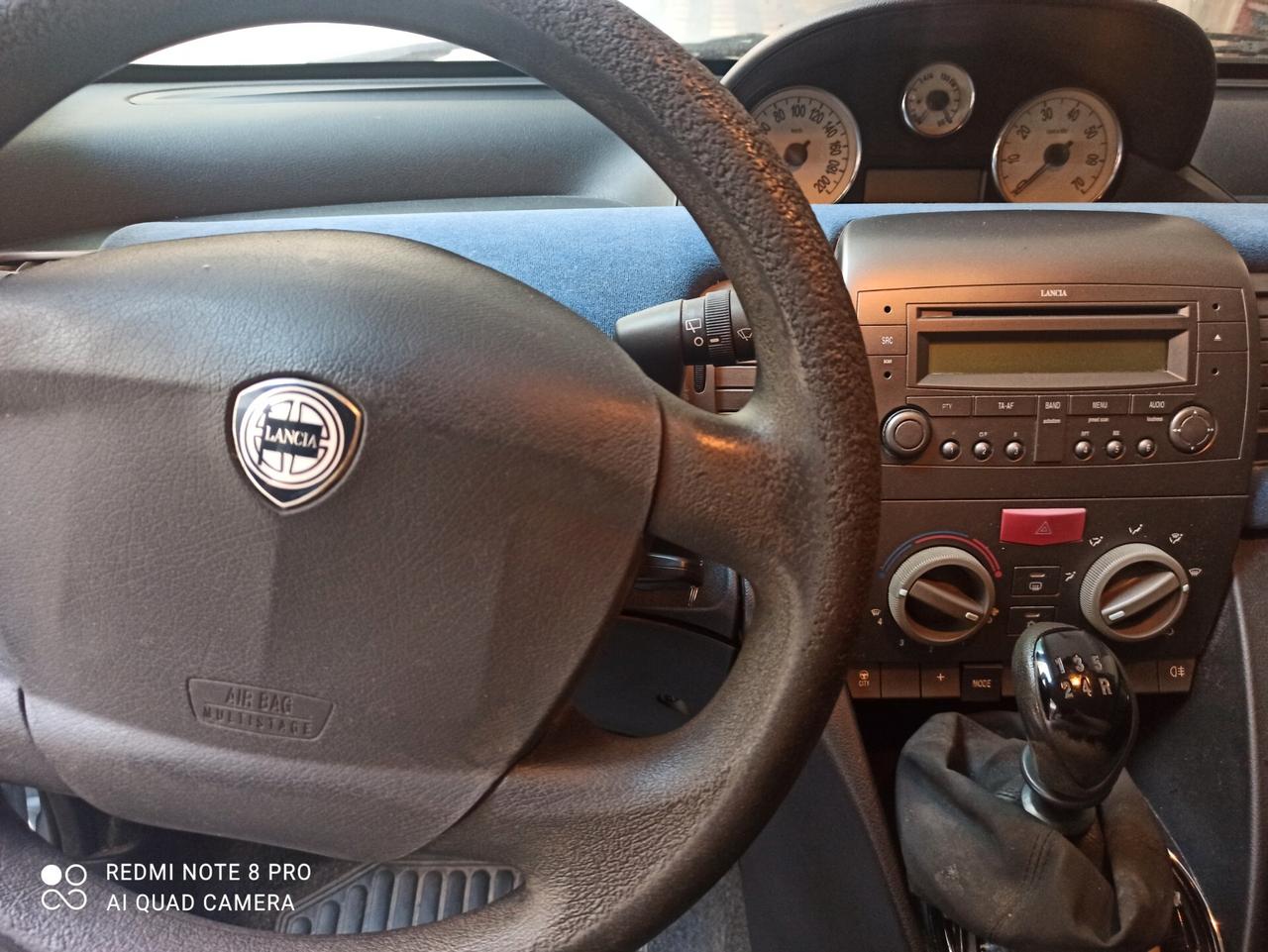 Lancia Ypsilon 1.2 Argento