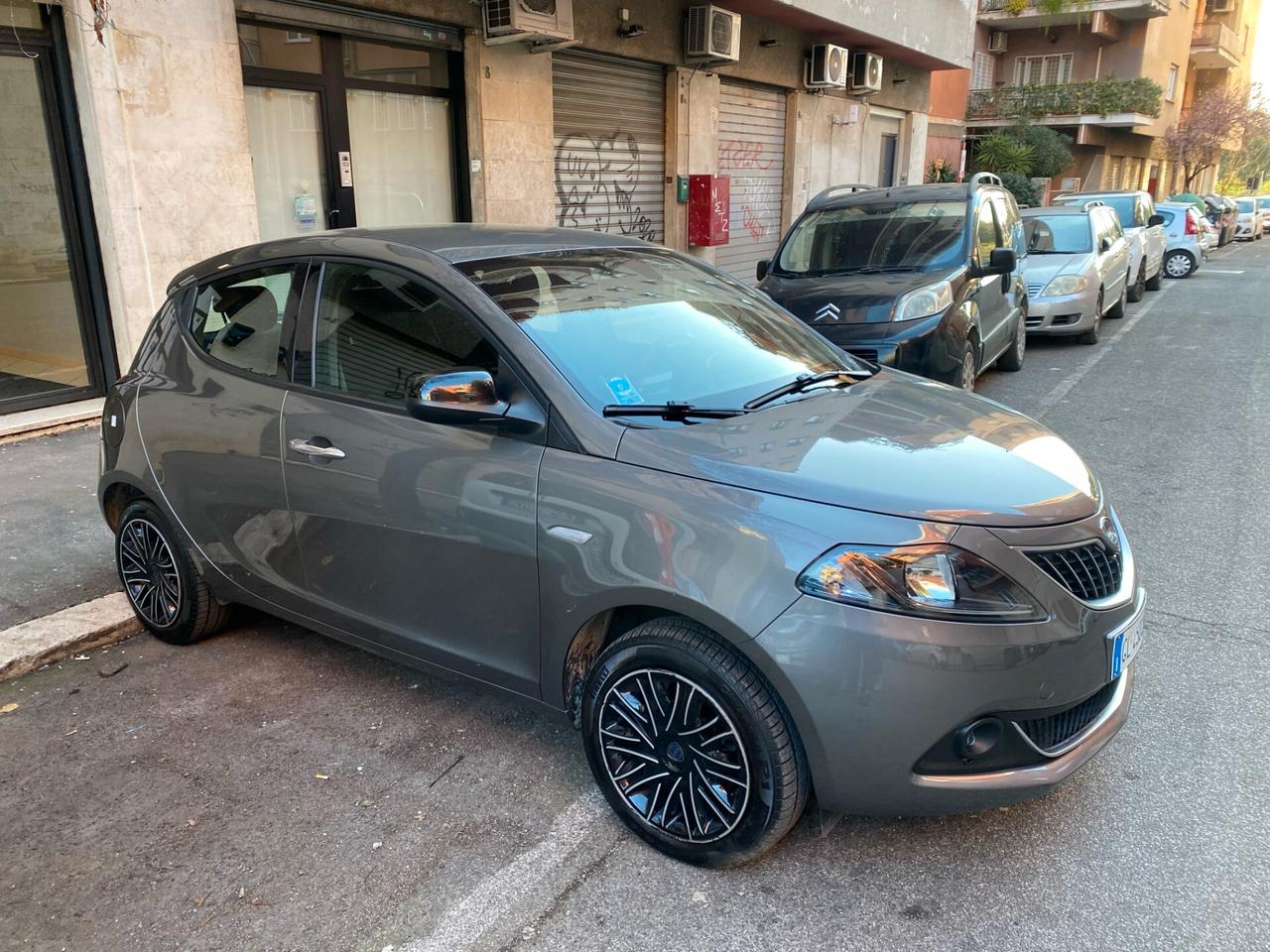 Lancia Ypsilon 1.0 FireFly 5 porte S&S Hybrid Ecochic Gold