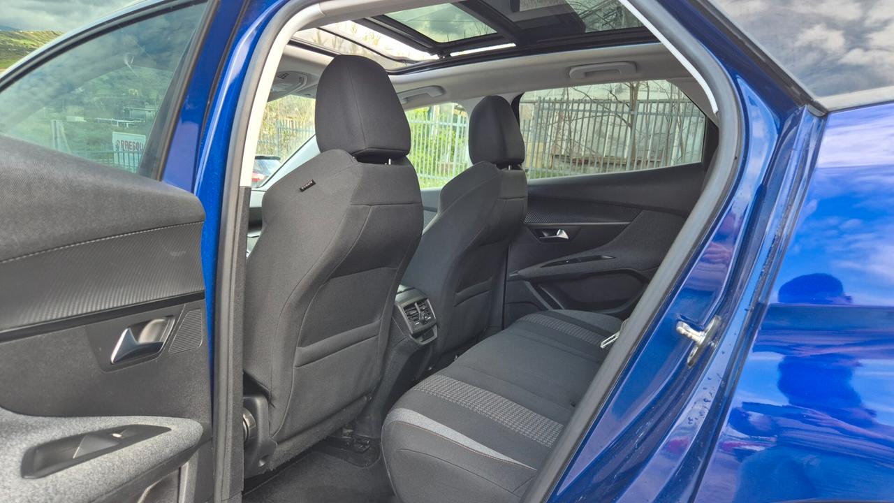 Peugeot 3008 BlueHDi 130 S&S Allure