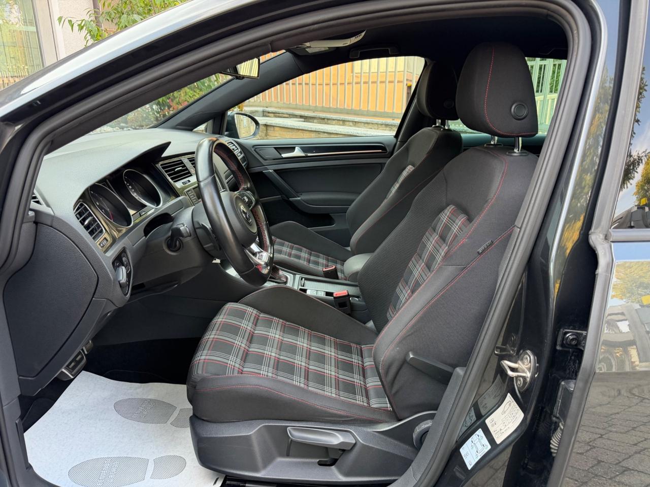 Volkswagen Golf GTI Performance 2.0 TSI DSG 5p. BlueMotion Technology