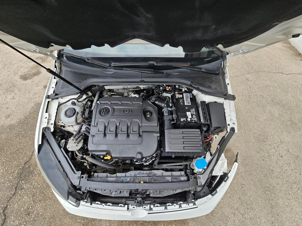 Volkswagen Golf Variant 1.6 tdi 115cv INCIDENTATA