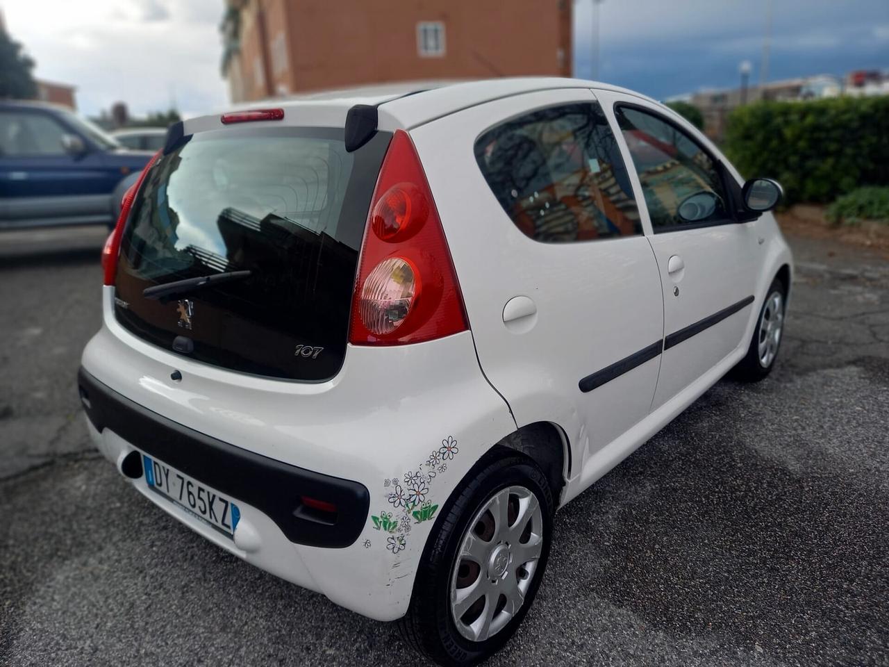 Peugeot 107 1.0 benzina NEOPATENTATI 110.000KM ORIGINALI