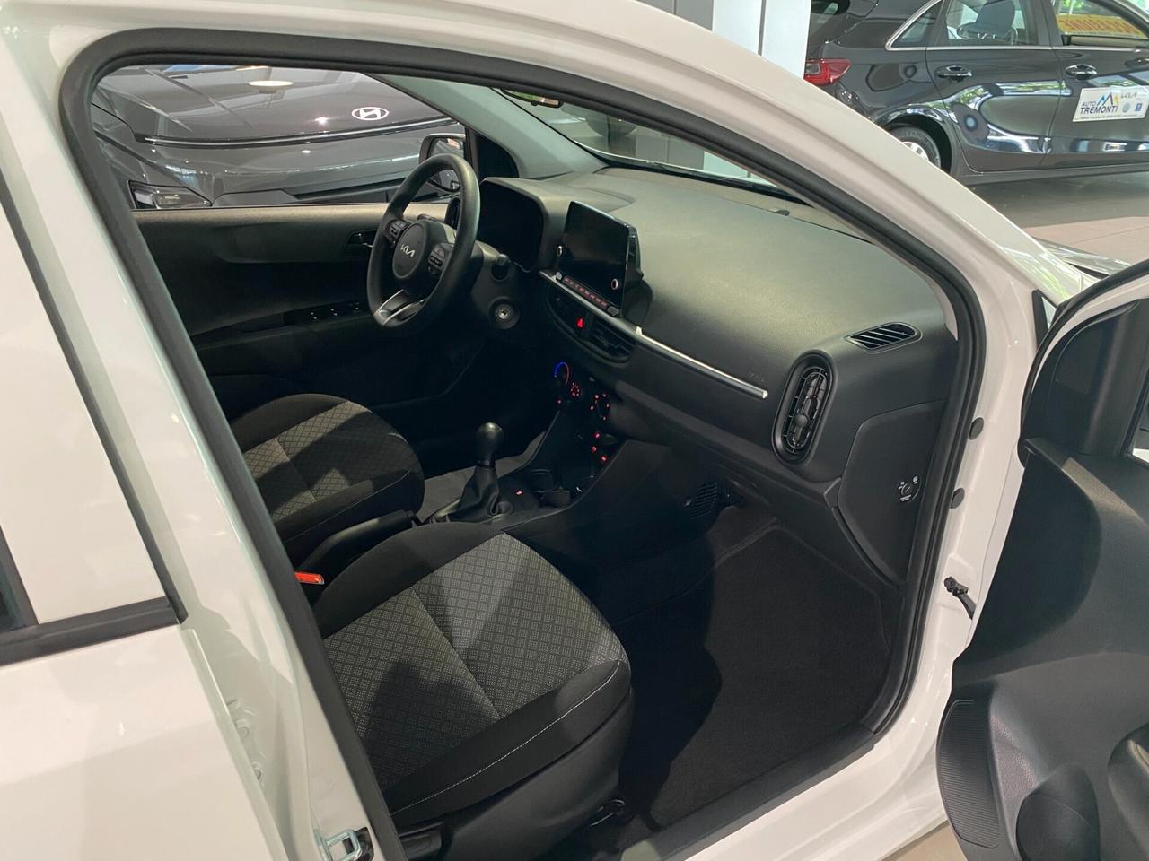 Kia Picanto 1.0 12V 5 porte Urban NEOPATENTATI