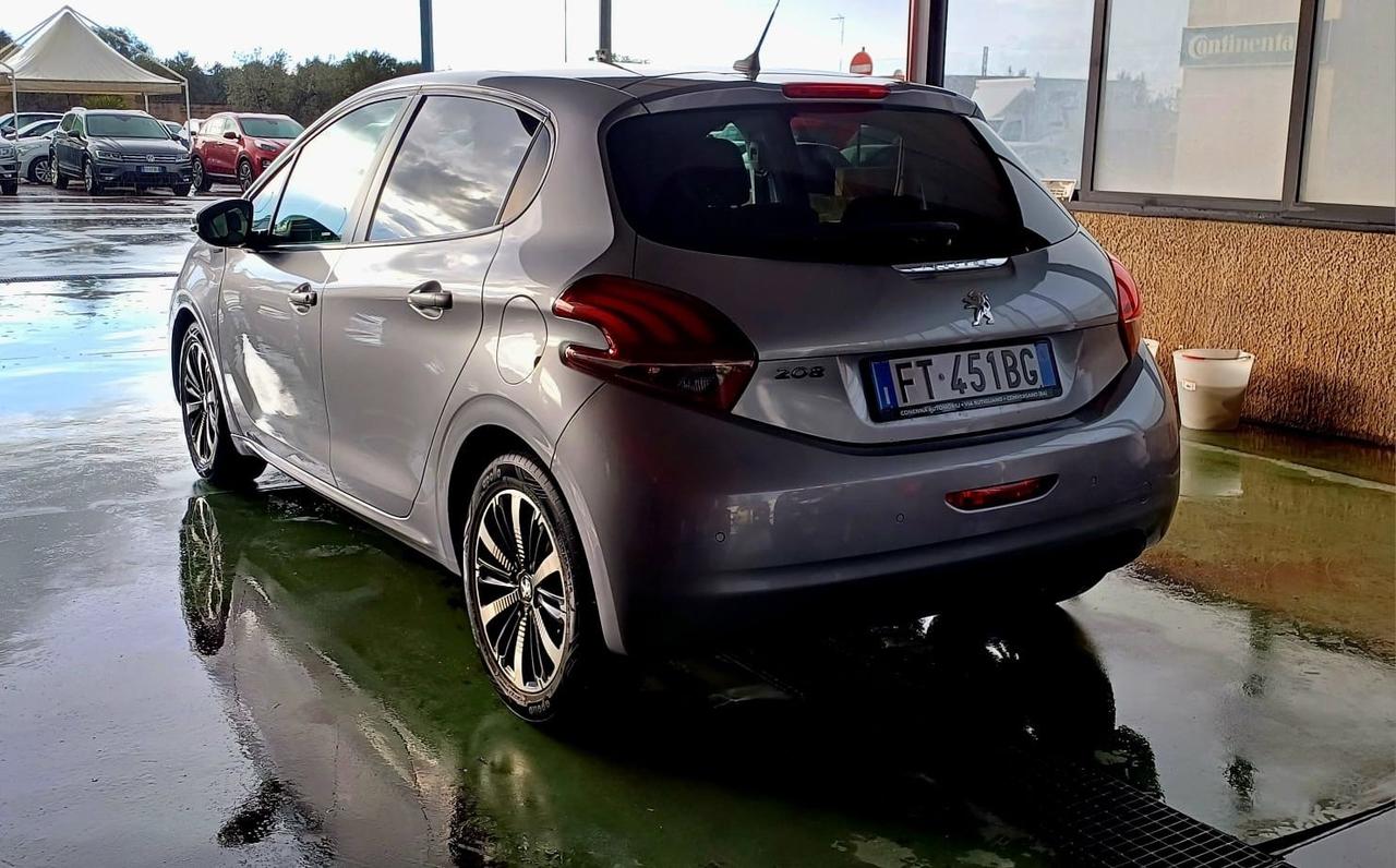 Peugeot 208 PureTech 82 Stop&Start Signature