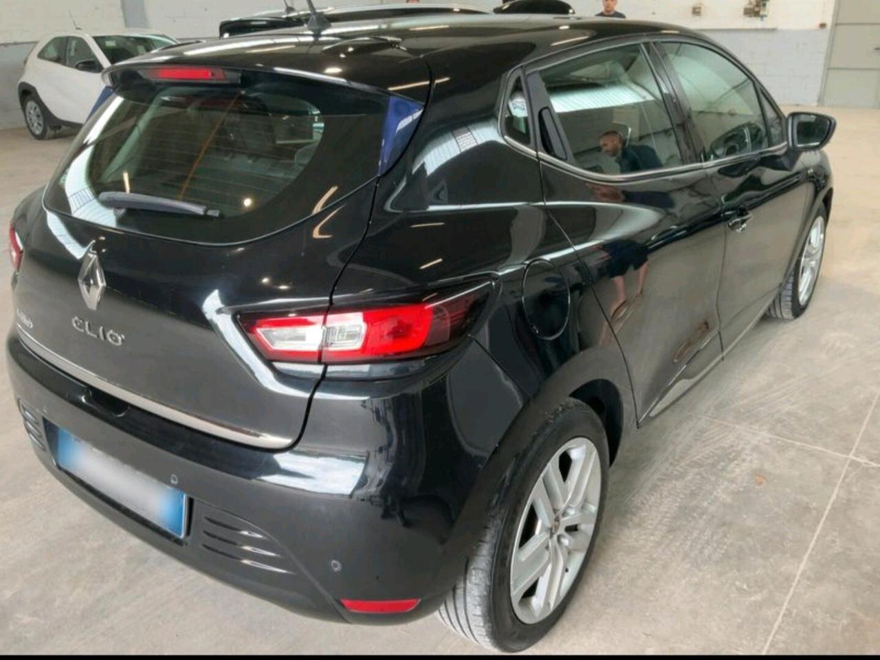 Renault Clio TCe 12V 90 CV 5 porte Moschino Zen