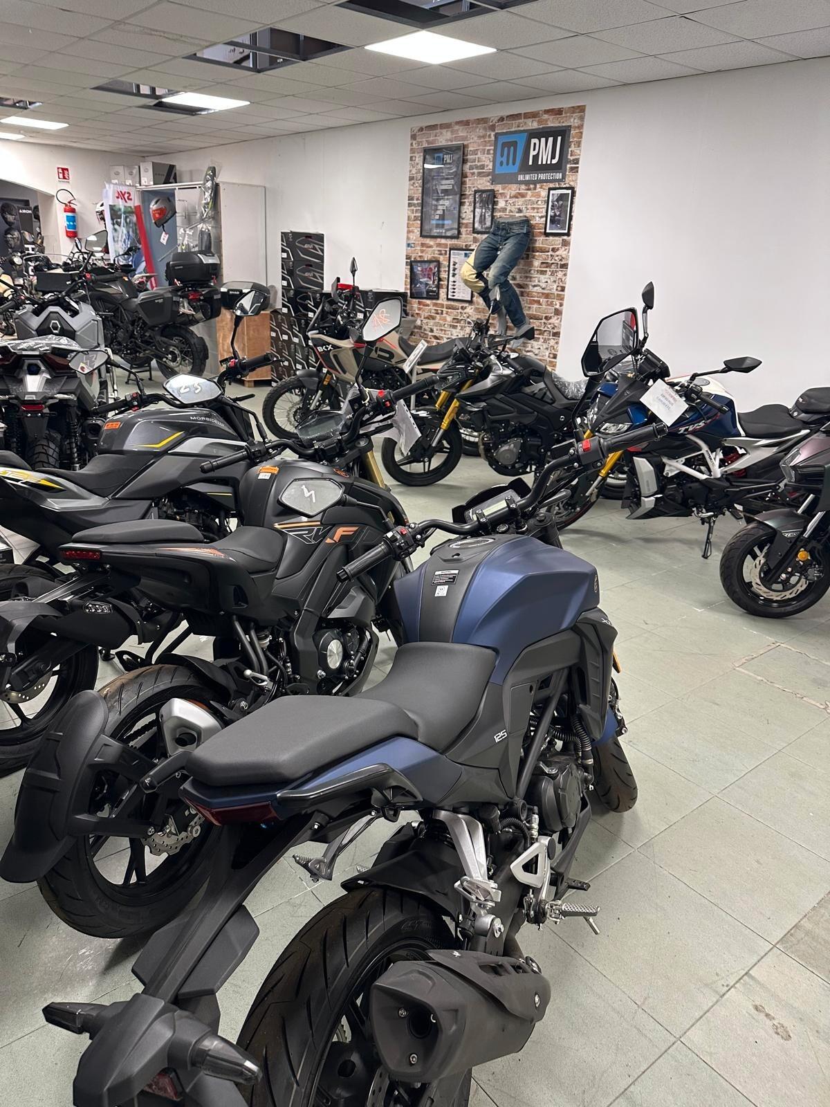 Tnt XCR 125 naked