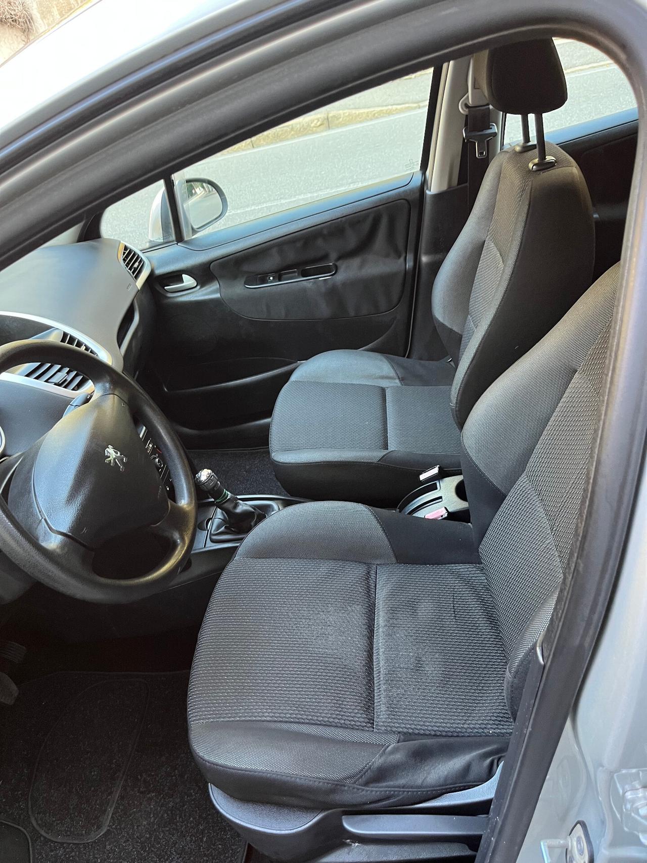 PEUGEOT 207 1.4 - BENZINA/GPL - STATION WAGON - ANCHE PER NEOPATENTATI - DISTRIBUZIONE NUOVA - BOMBOLA VALIDA FINO AL 2031
