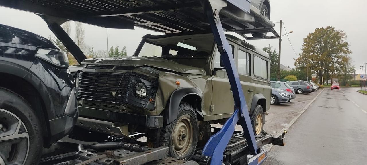 Land Rover Defender 110 2.4 TD4 Station Wagon SE
