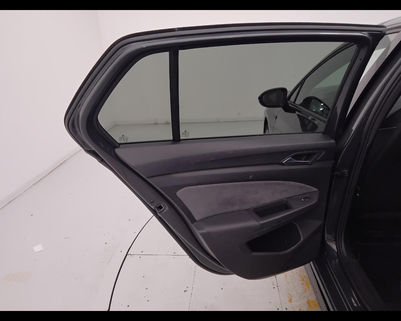 VOLKSWAGEN Golf VIII 2020 - Golf 1.5 tsi evo R-Line 150cv