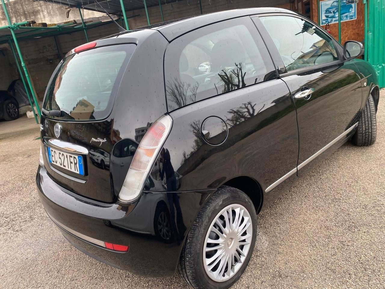 Lancia Ypsilon 1.3 MJT 75 CV full opt restyling 2011
