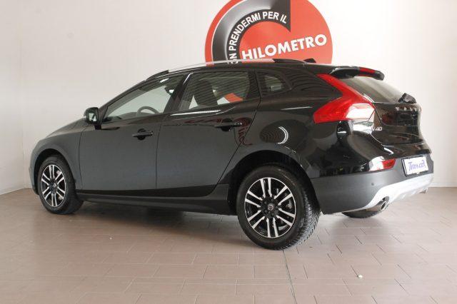 VOLVO V40 Cross Country D2 Business FULL-LED