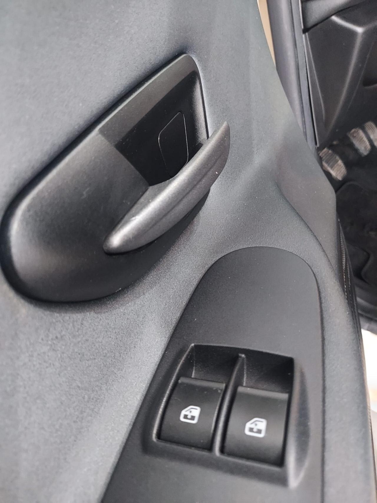Lancia Ypsilon 1.2 69 CV 5 porte GPL Ecochic Silver
