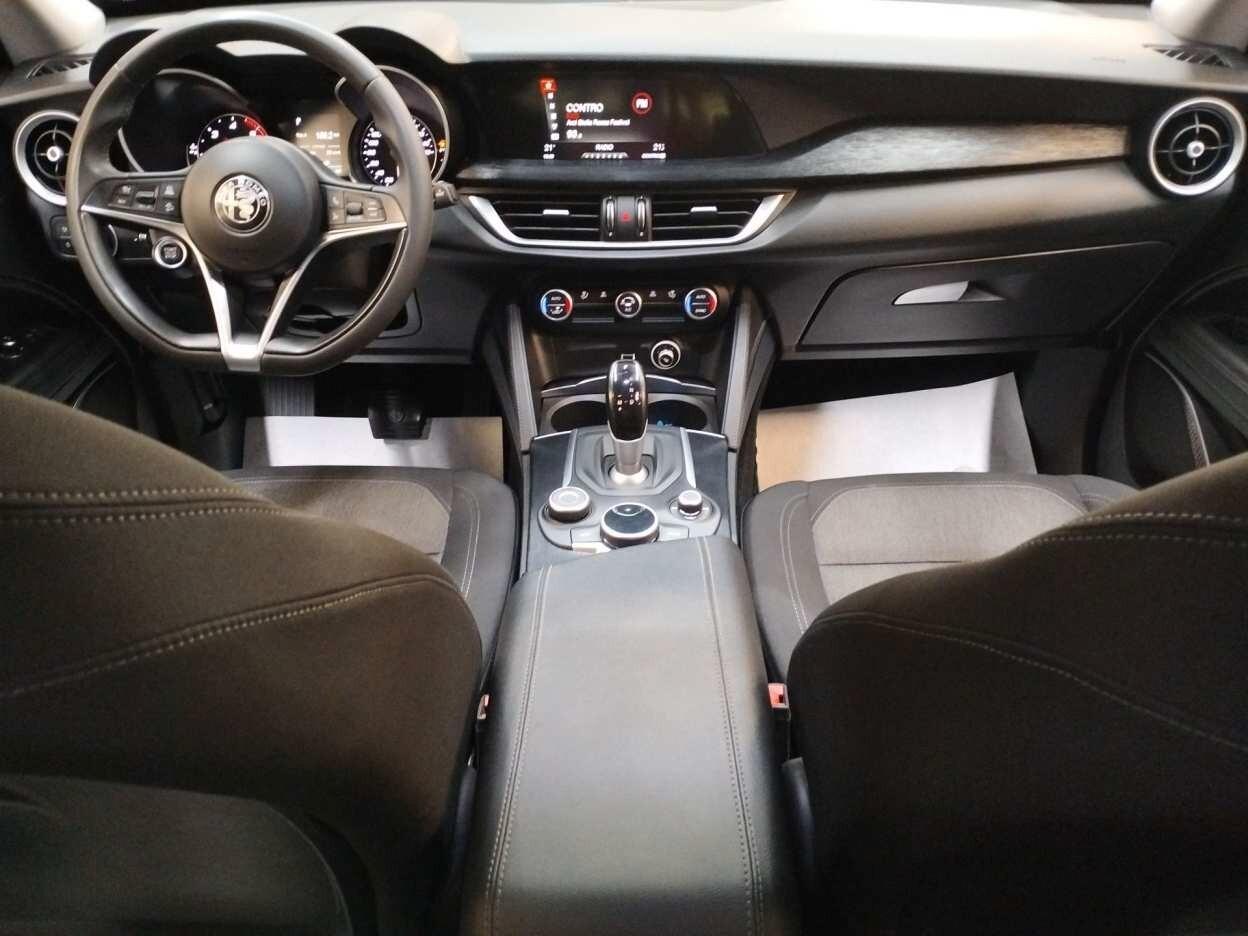Alfa Romeo Stelvio 2017 2.2 t Business Q4 190cv auto my19