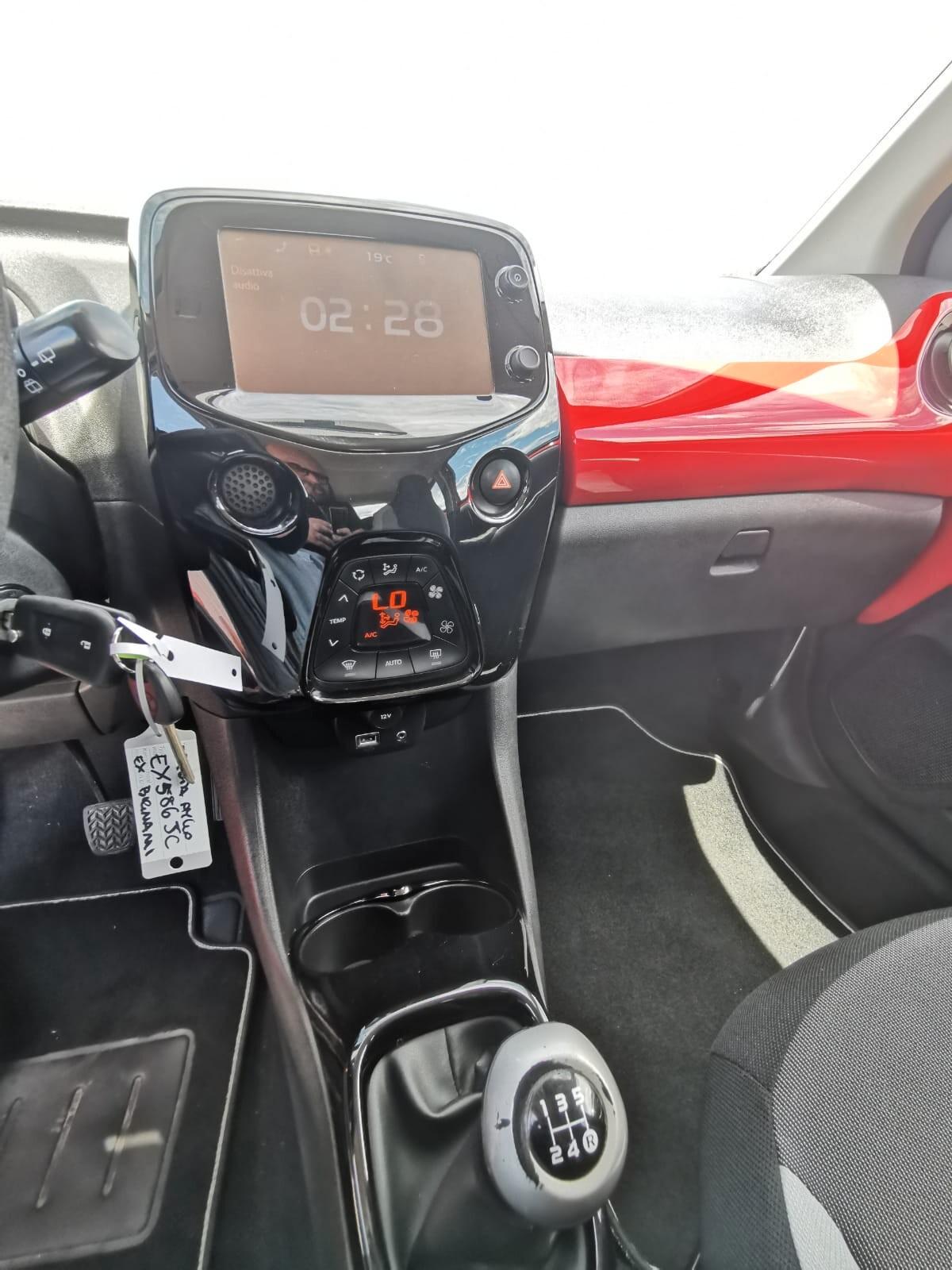 Toyota Aygo 1.0 VVT-i 69 CV 5P. x-cool 2014