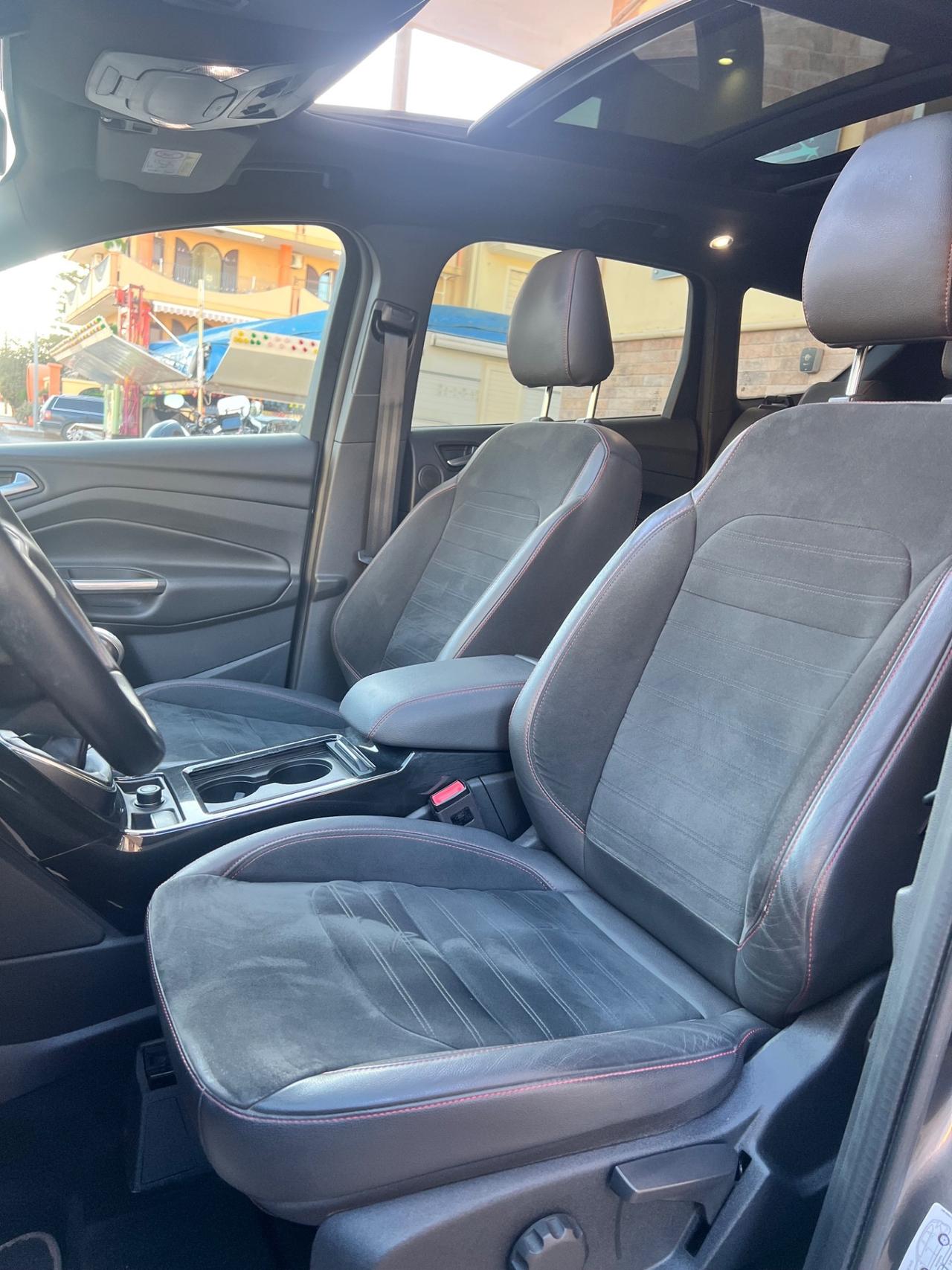 Ford Kuga 2.0 TDCI 150 CV S&S 4WD Titanium