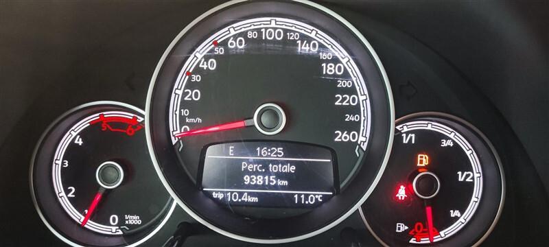 Volkswagen Maggiolino Cabrio 2.0 TDI Design