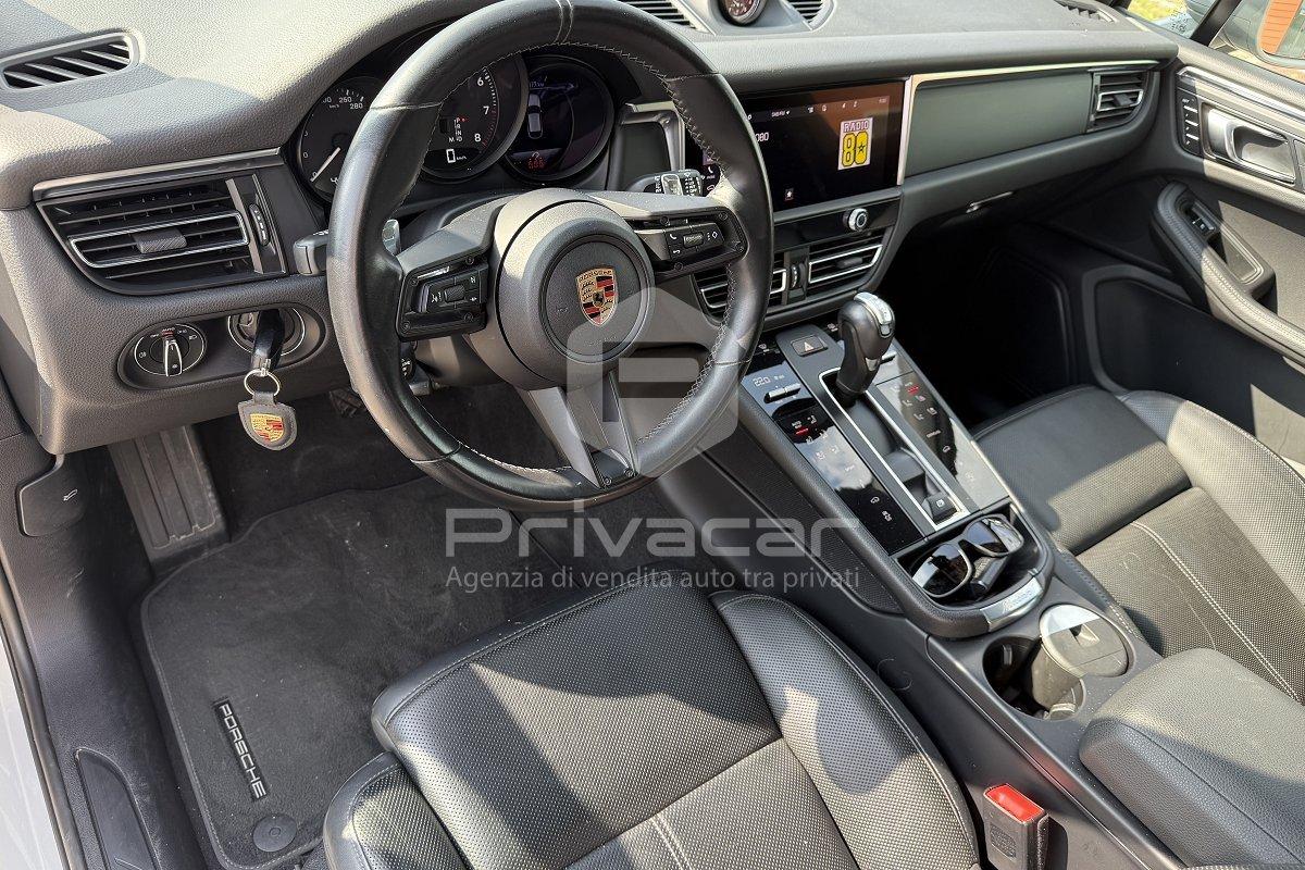 PORSCHE Macan 2.0