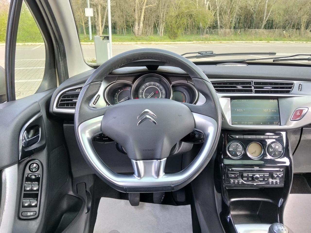 Citroen C3 1.4 HDi 70Cv*Panorama*Navi*Cerchi