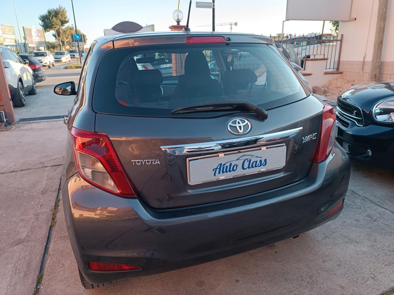 Toyota Yaris 1.0 5 porte