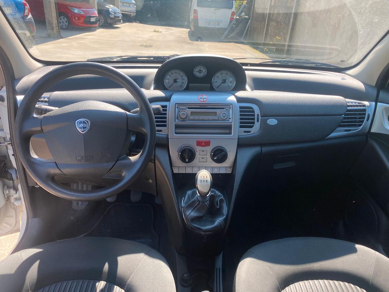 Lancia Ypsilon 1.2 Argento