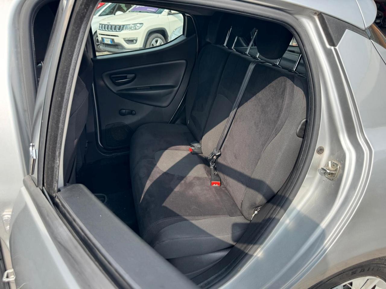 Lancia Ypsilon 1.2 GPL NEOPATENTATI 2014