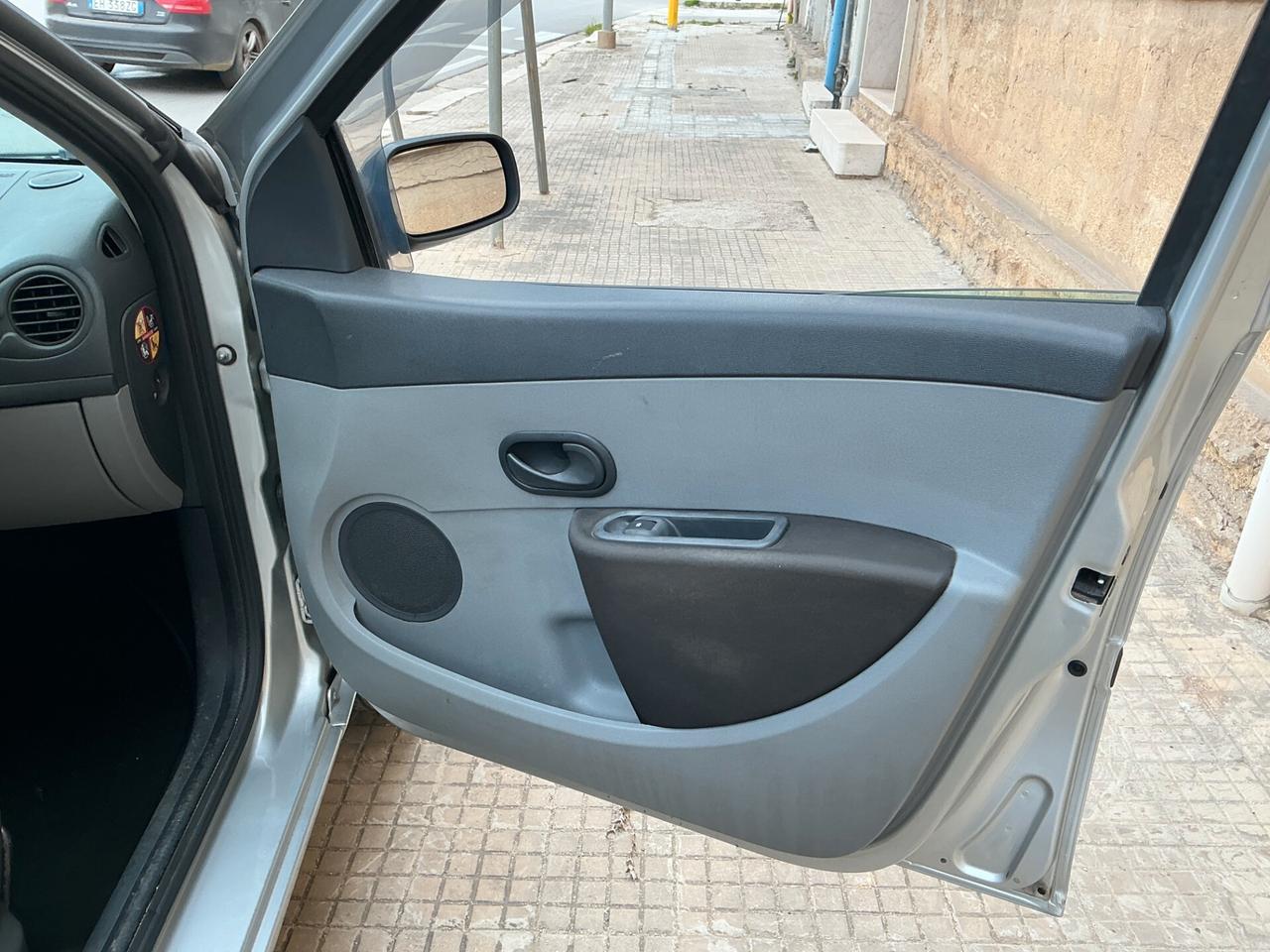 Renault Clio Storia 1.2 5 porte