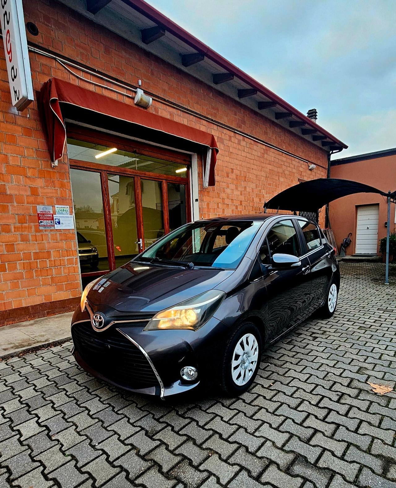 Toyota Yaris 1.0 5 porte Active