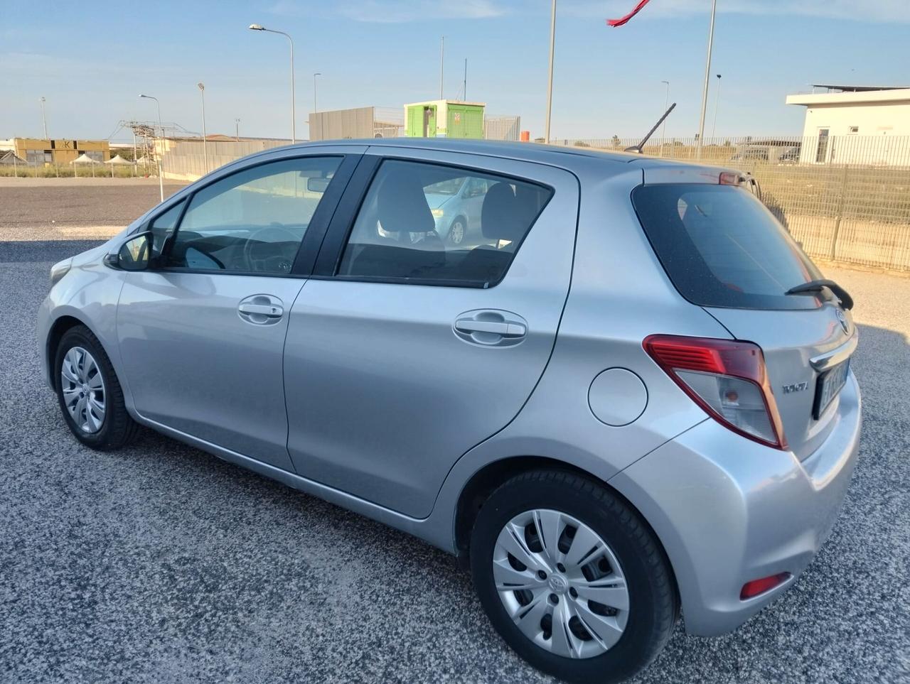 Toyota Yaris 1.3 5 porte Lounge