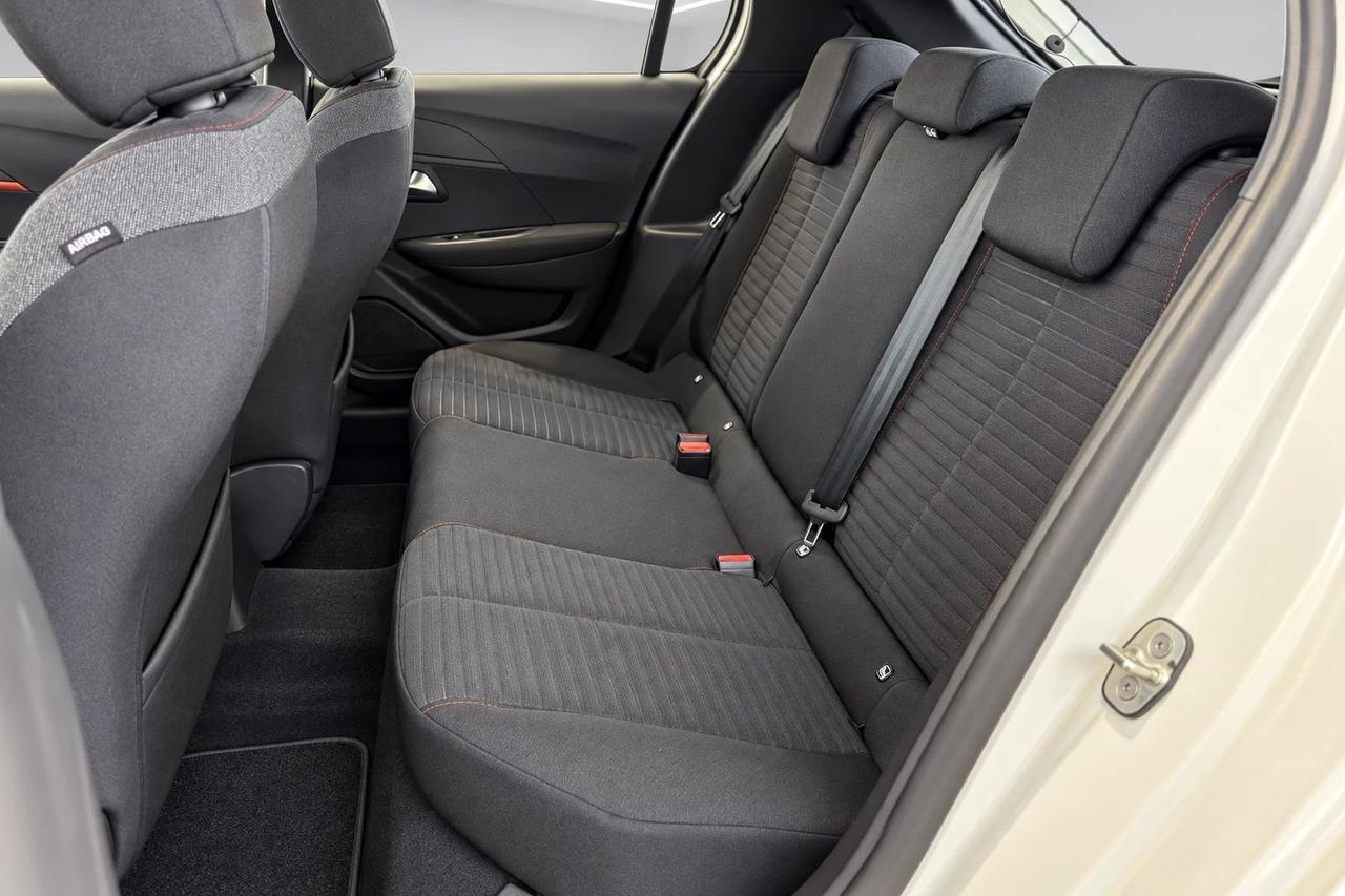 Peugeot 208 1.5 DIESEL KM 0