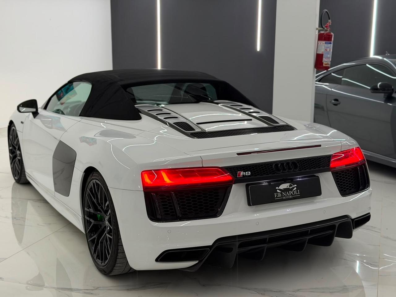 Audi R8 Spyder 5.2 FSI quattro S tronic