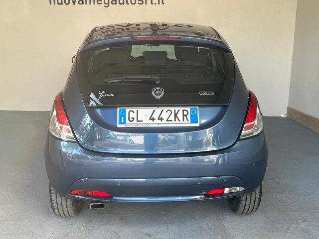 LANCIA Ypsilon 1.0 FireFly 5 porte S&S Hybrid Ecochic Silver
