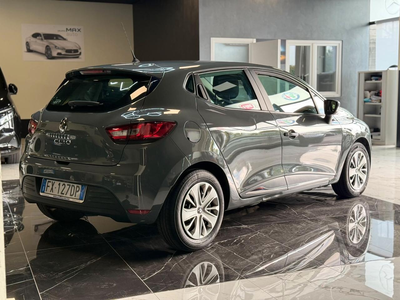 Renault Clio dCi 8V 90 CV 5 porte Moschino Intens