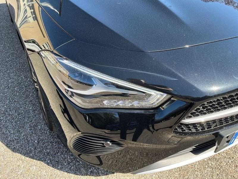 Mercedes-Benz CLA Shooting Brake 180 d Advanced auto