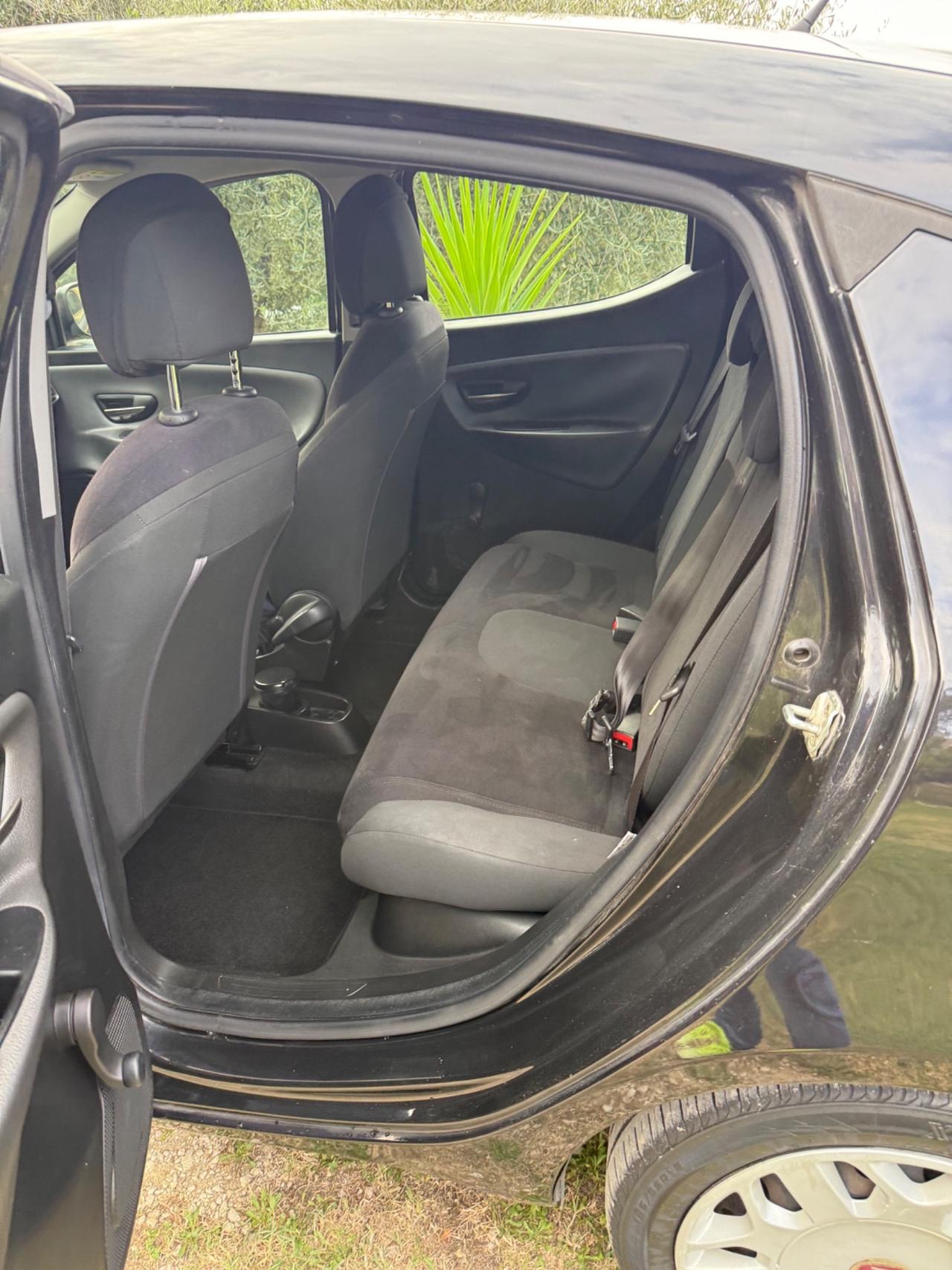 Lancia Ypsilon 1.2 69 CV 5 porte GPL Ecochic Platinum